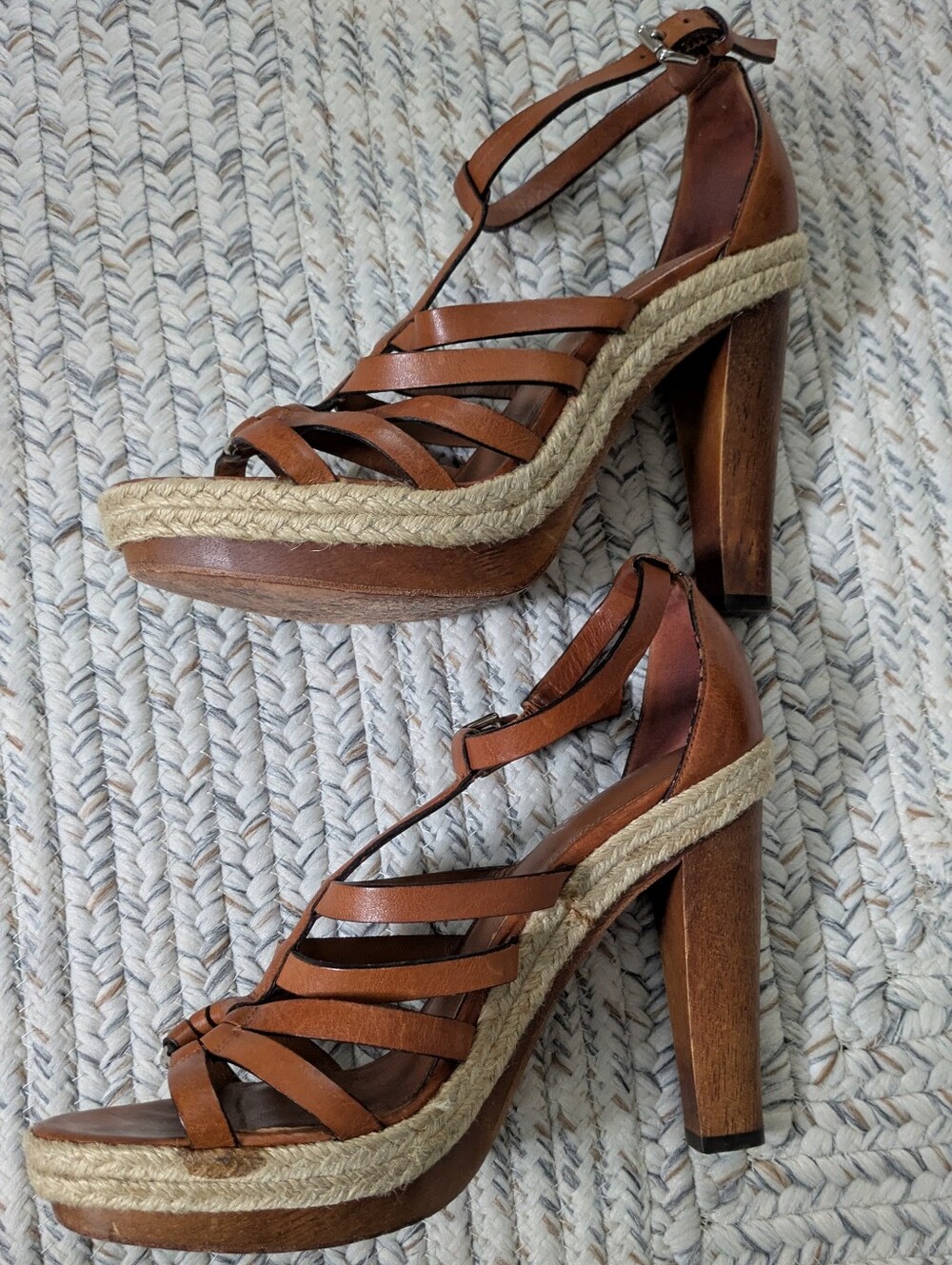 Coach Delaine Sandal, Sz 7 - Picture 4 of 6